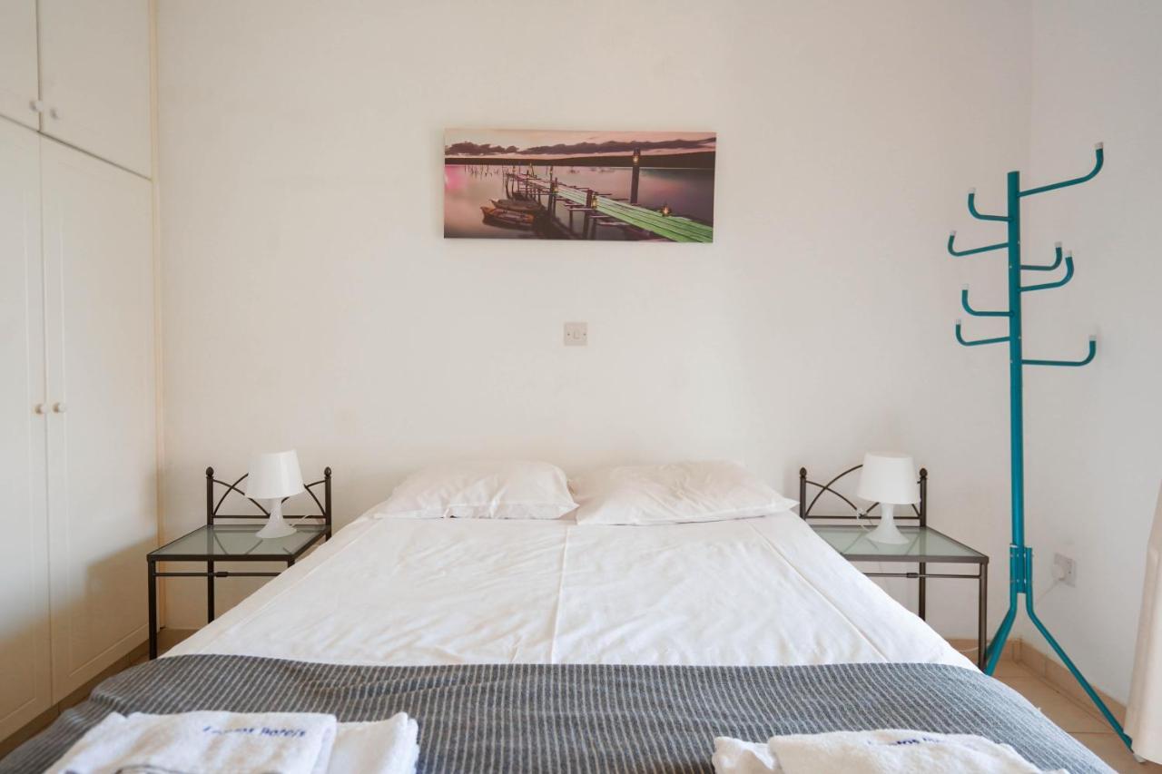 Resitour - Regina Gardens Apartment Paphos Exterior photo