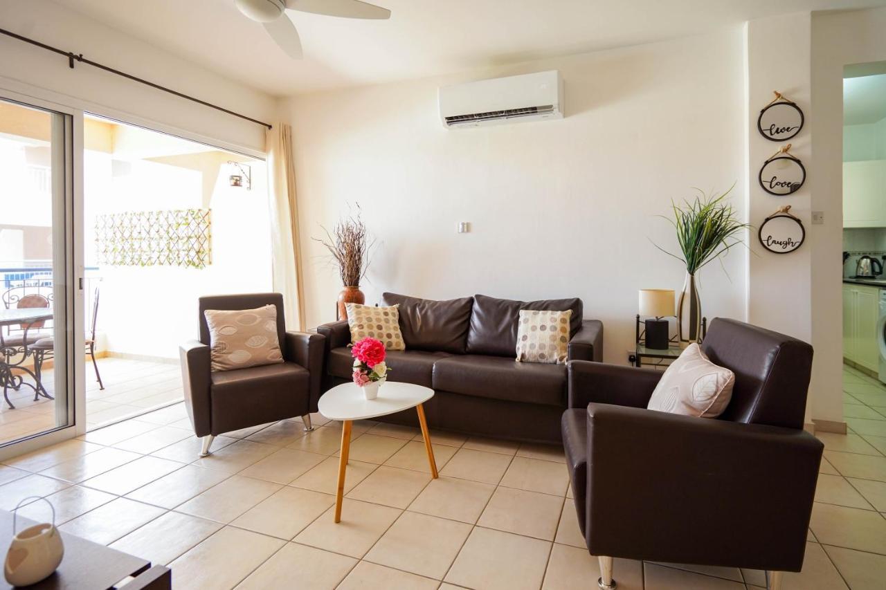 Resitour - Regina Gardens Apartment Paphos Exterior photo