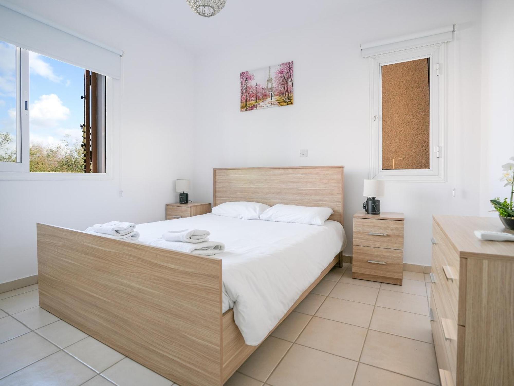 Resitour - Regina Gardens Apartment Paphos Exterior photo