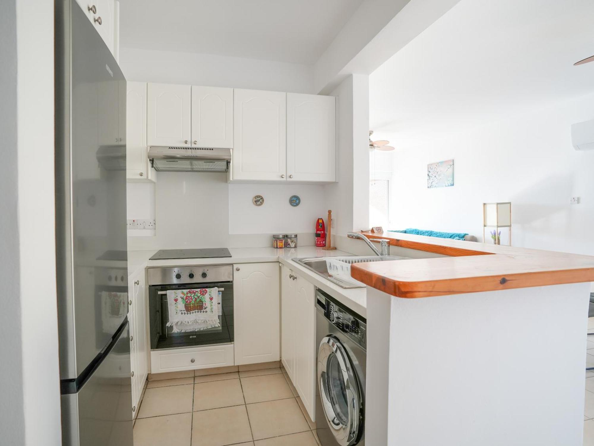 Resitour - Regina Gardens Apartment Paphos Exterior photo